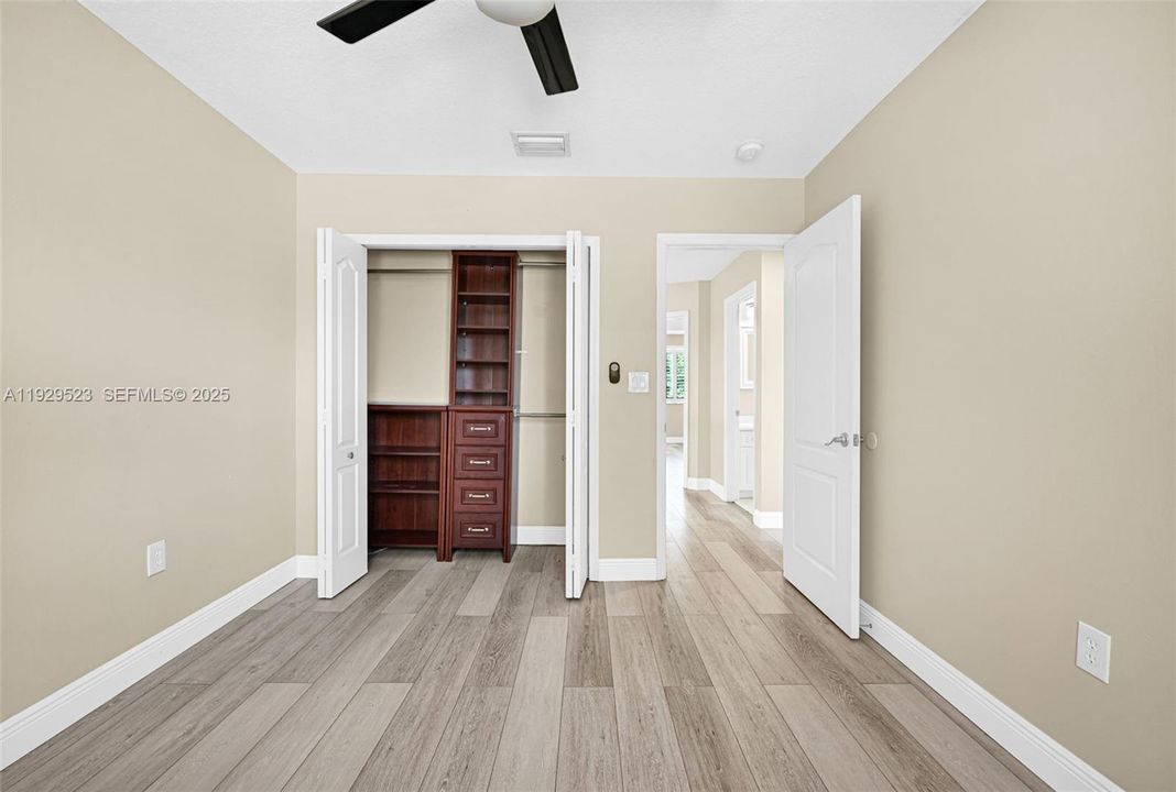 En Renta: $4,350 (4 camas, 3 baños, 2232 Pies cuadrados)