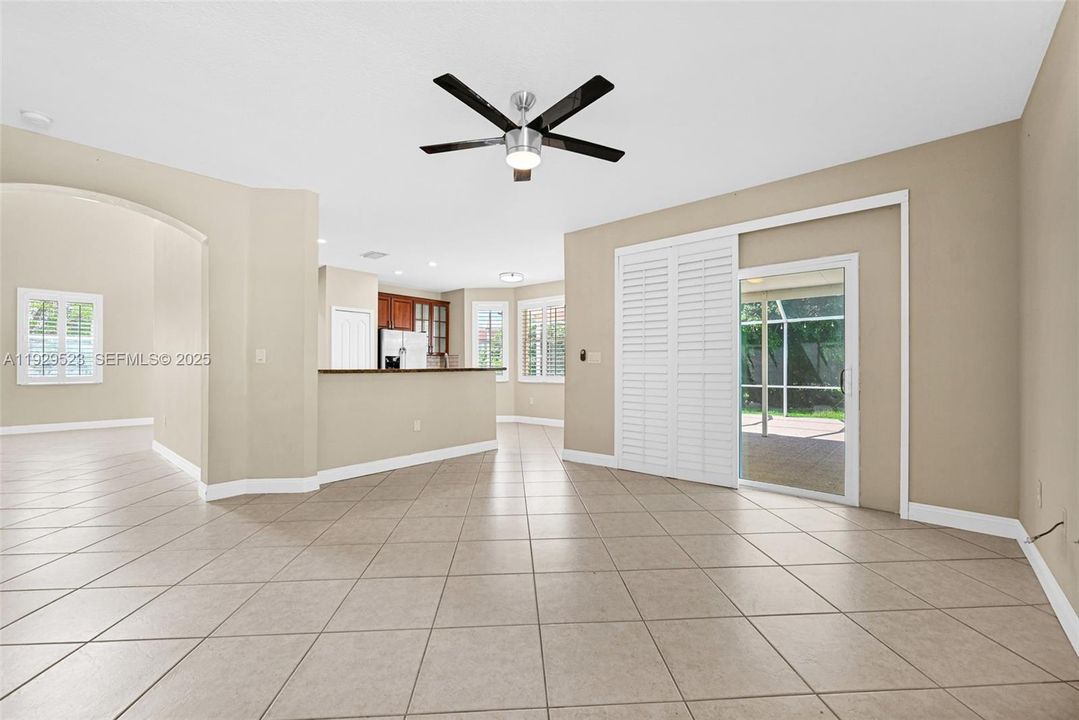 En Renta: $4,350 (4 camas, 3 baños, 2232 Pies cuadrados)