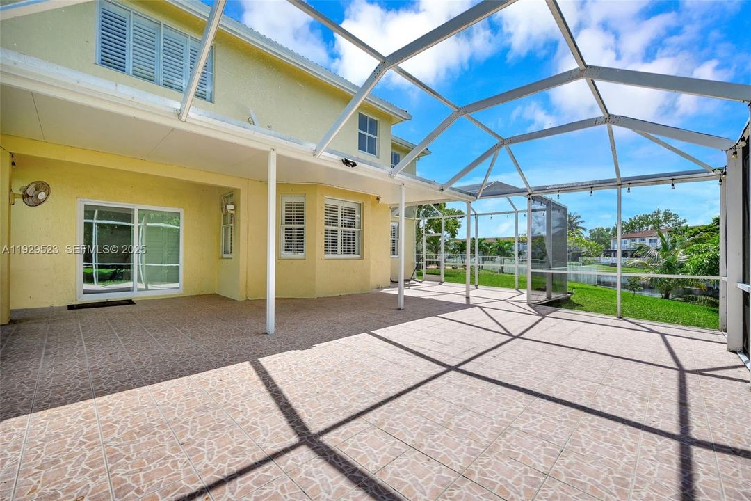 En Renta: $4,350 (4 camas, 3 baños, 2232 Pies cuadrados)