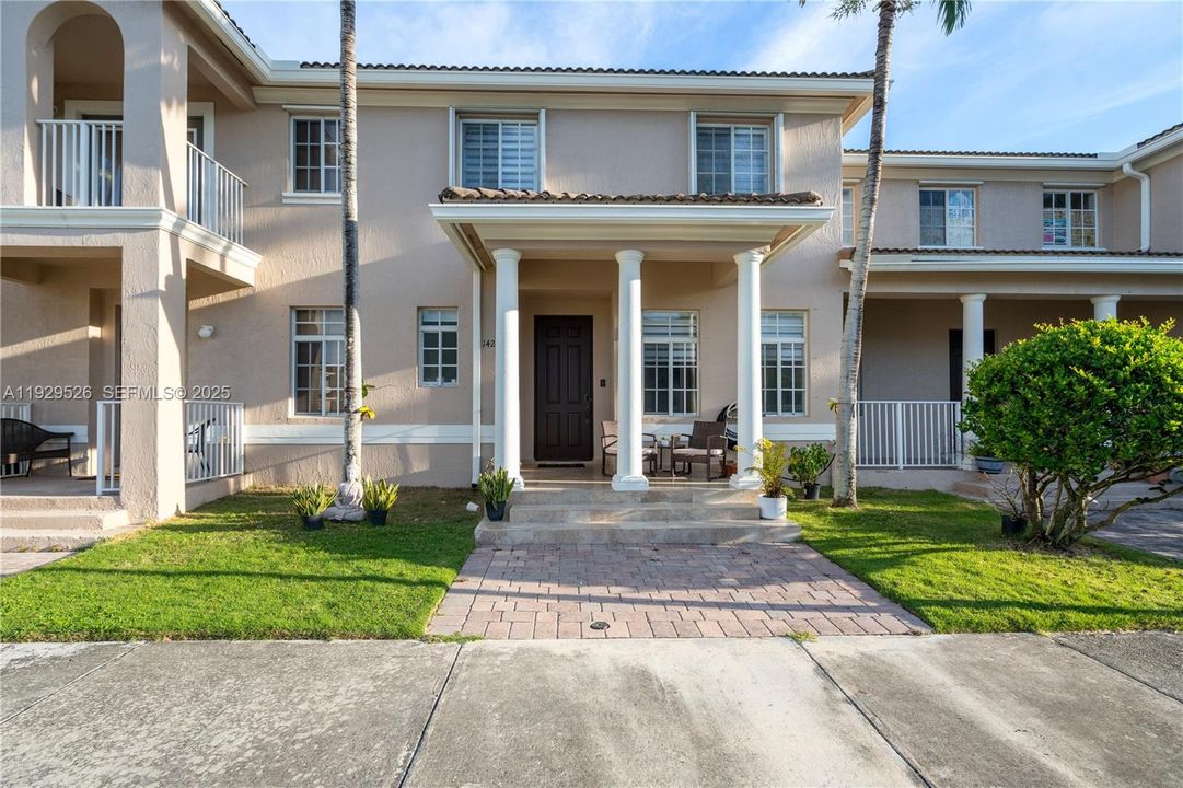 For Sale: $485,000 (3 beds, 2 baths, 1850 Square Feet)