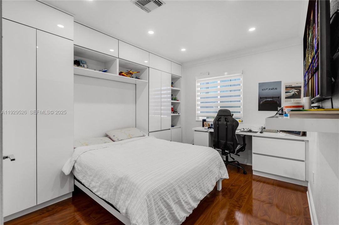 For Sale: $485,000 (3 beds, 2 baths, 1850 Square Feet)