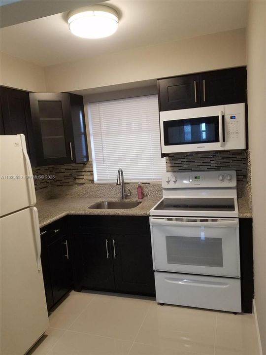 В аренду: $1,750 (1 спален, 1 ванн, 0 Квадратных фут)