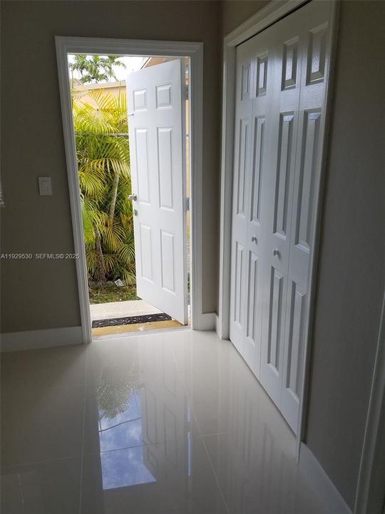 В аренду: $1,750 (1 спален, 1 ванн, 0 Квадратных фут)