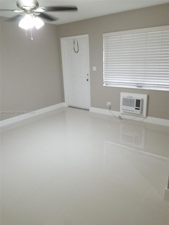 В аренду: $1,750 (1 спален, 1 ванн, 0 Квадратных фут)