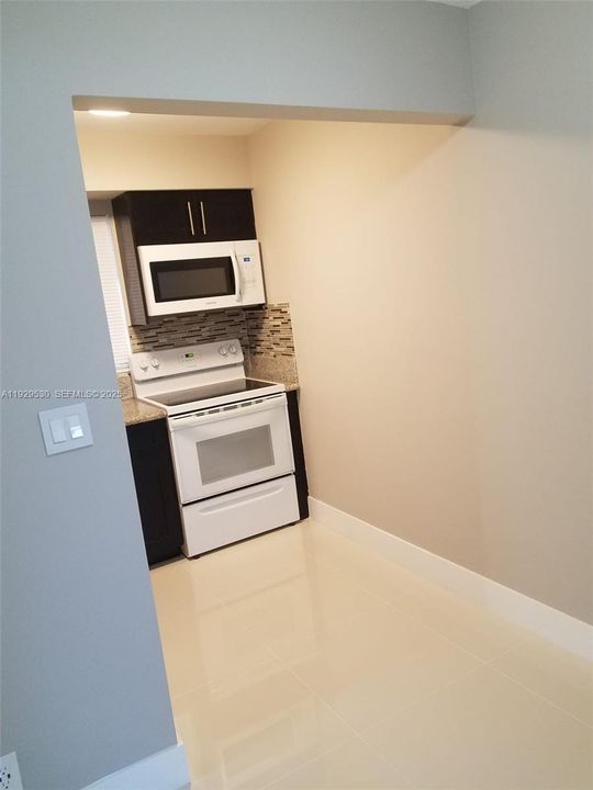 В аренду: $1,750 (1 спален, 1 ванн, 0 Квадратных фут)