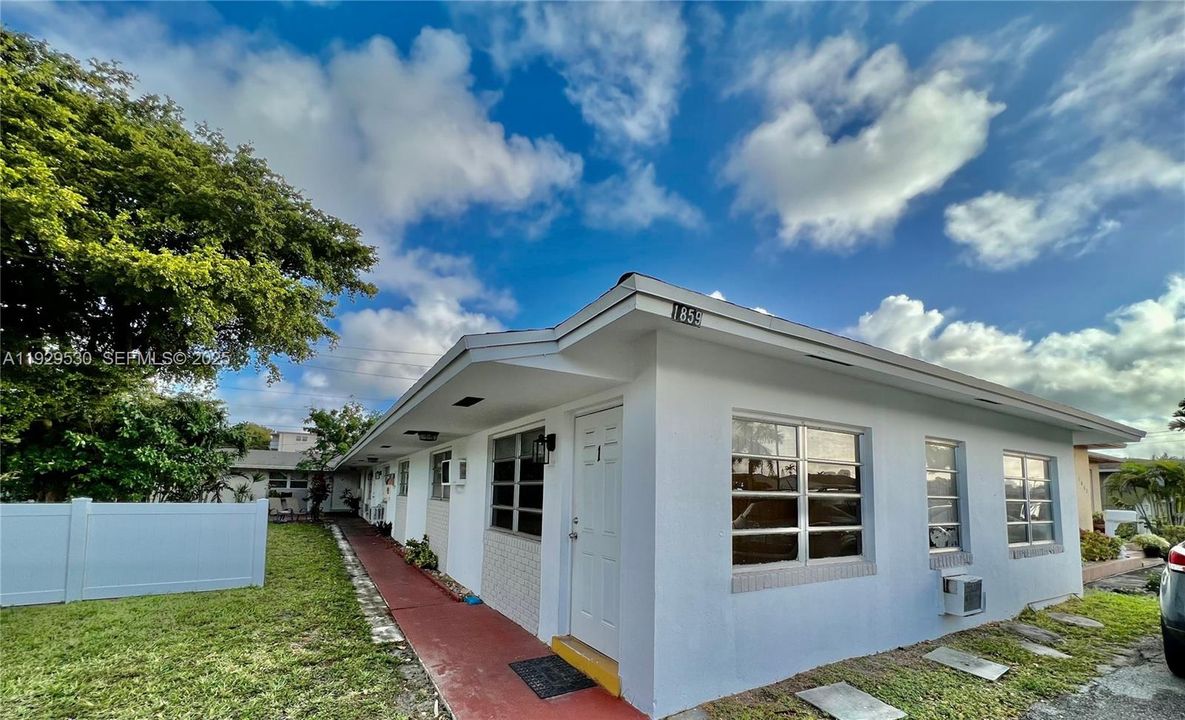 В аренду: $1,750 (1 спален, 1 ванн, 0 Квадратных фут)