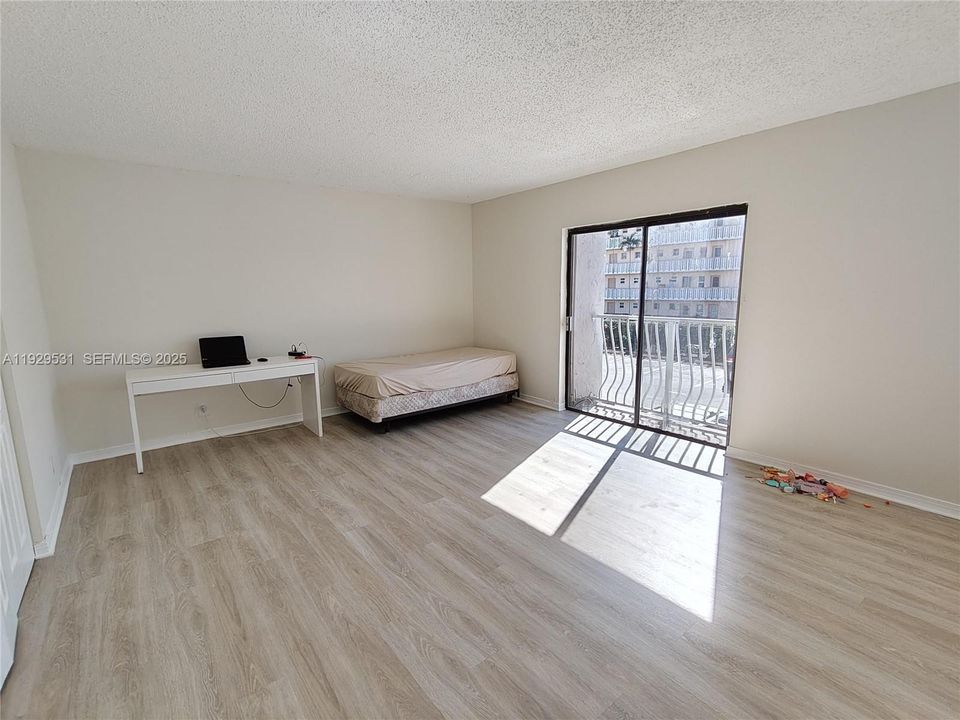 For Rent: $1,600 (1 beds, 1 baths, 768 Square Feet)
