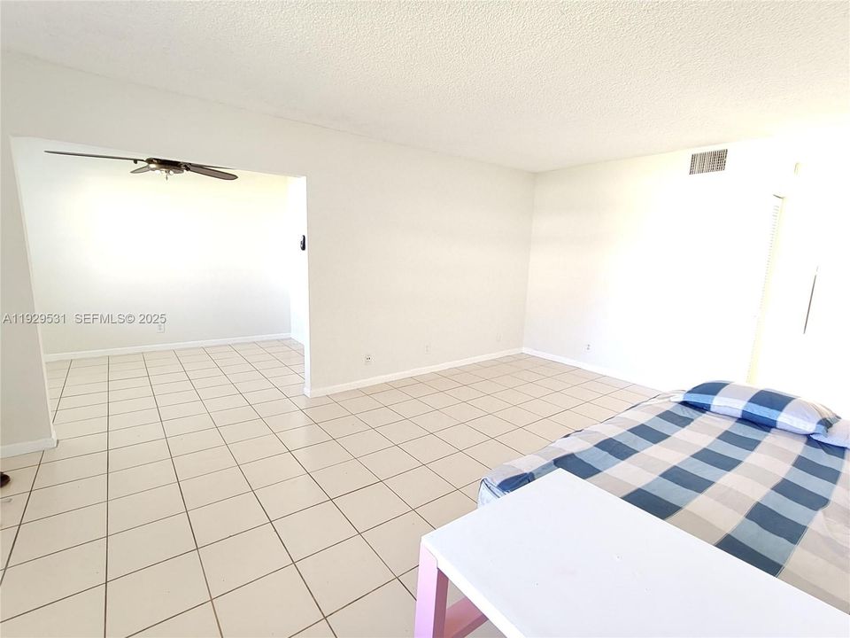 For Rent: $1,600 (1 beds, 1 baths, 768 Square Feet)