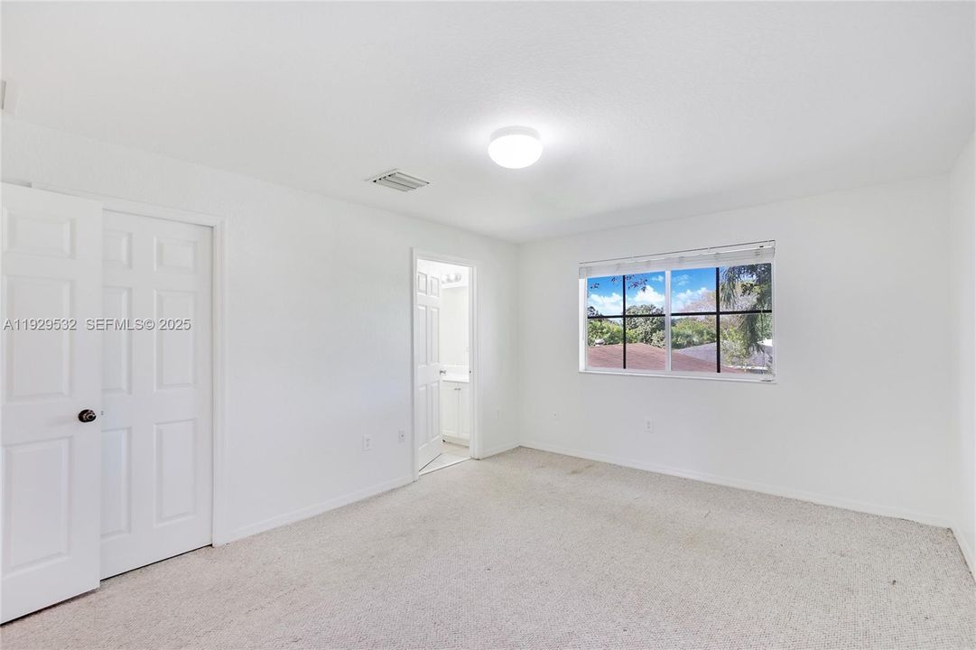 For Sale: $350,000 (3 beds, 2 baths, 1640 Square Feet)