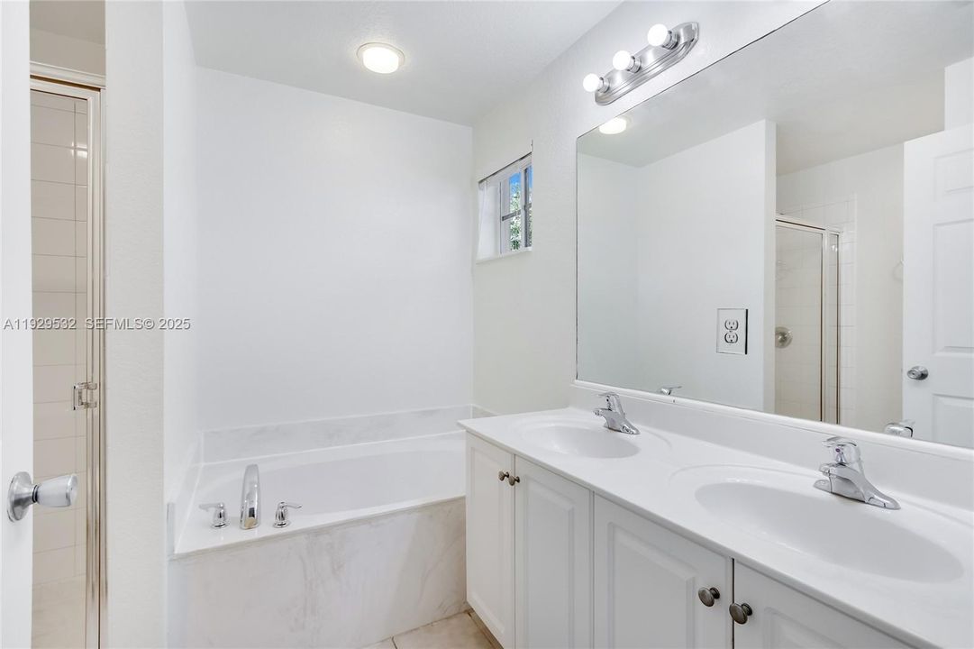 For Sale: $350,000 (3 beds, 2 baths, 1640 Square Feet)