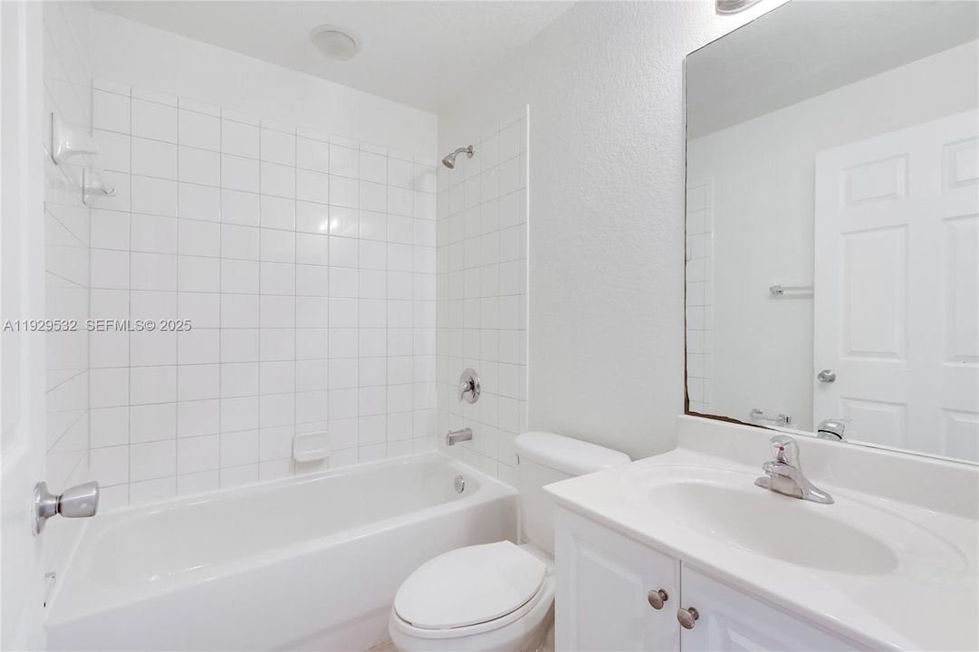 For Sale: $350,000 (3 beds, 2 baths, 1640 Square Feet)