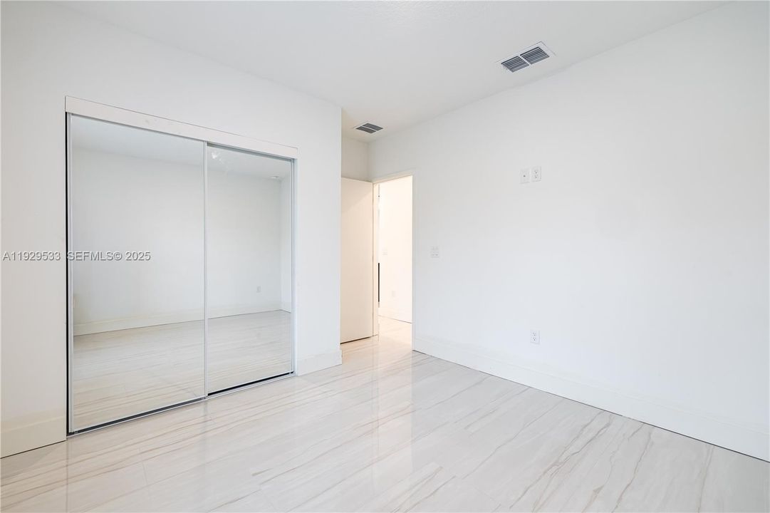 待售: $298,000 (3 贝兹, 2 浴室, 1250 平方英尺)