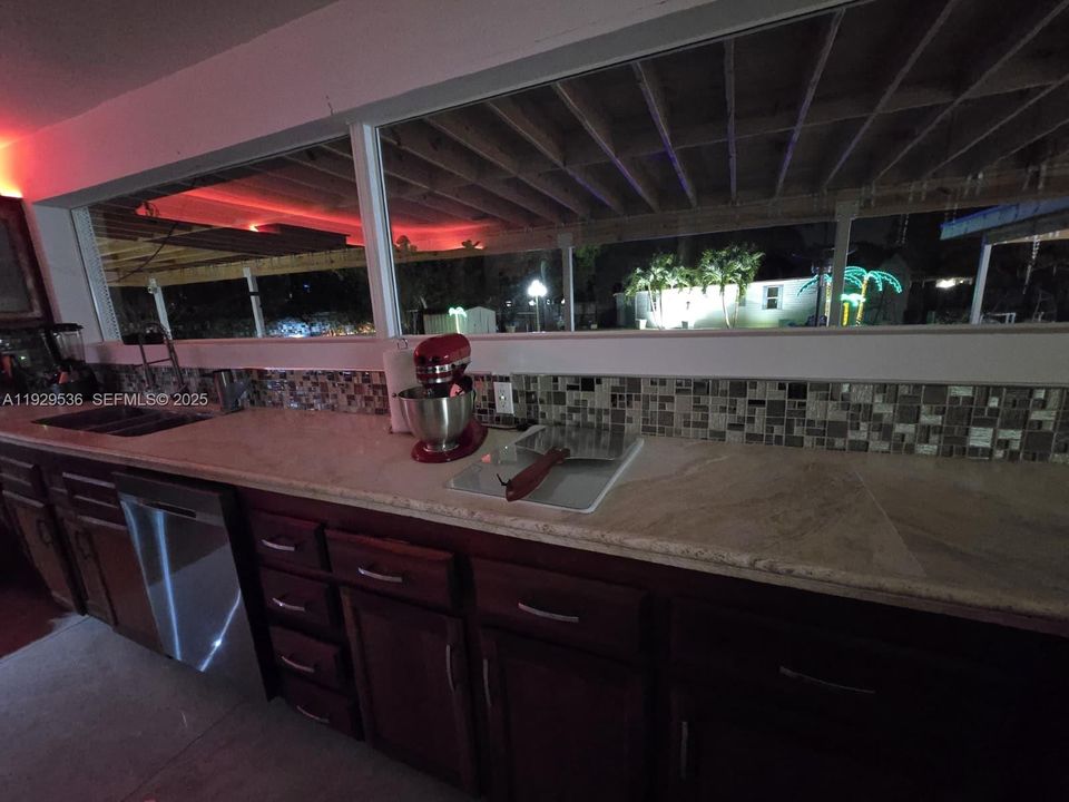 待售: $1,300,000 (6 贝兹, 4 浴室, 0 平方英尺)