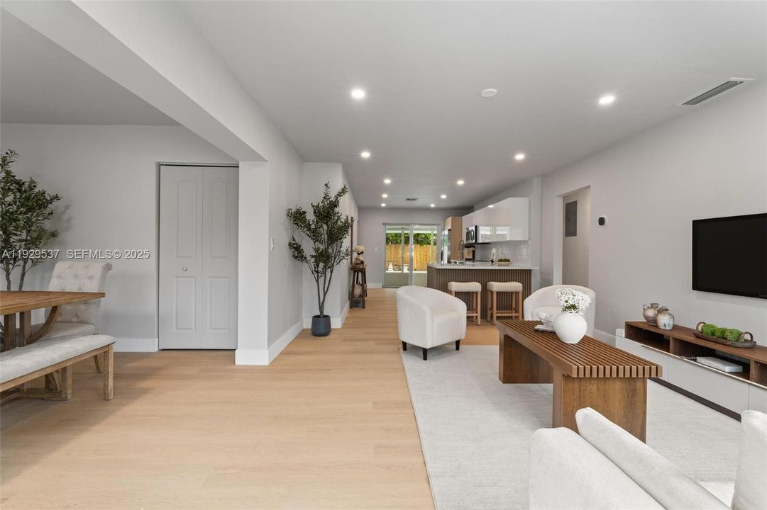 待售: $639,000 (3 贝兹, 2 浴室, 1190 平方英尺)