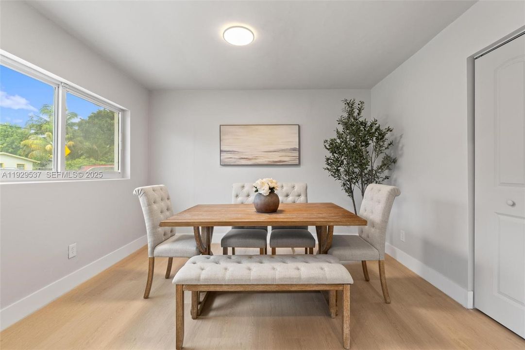 待售: $639,000 (3 贝兹, 2 浴室, 1190 平方英尺)