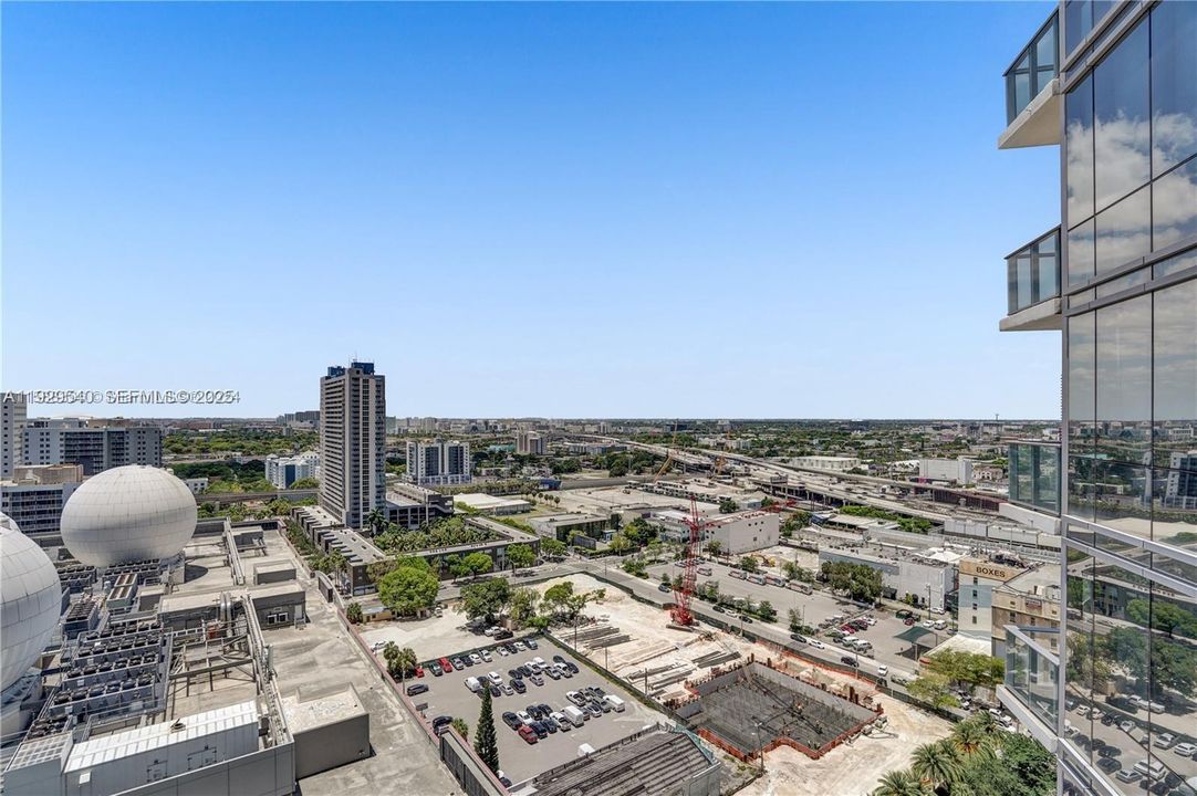 For Rent: $4,500 (1 beds, 1 baths, 929 Square Feet)