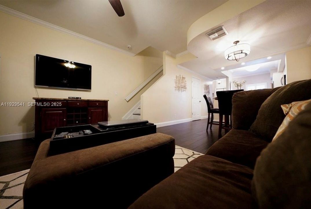 En Renta: $2,450 (2 camas, 2 baños, 1110 Pies cuadrados)