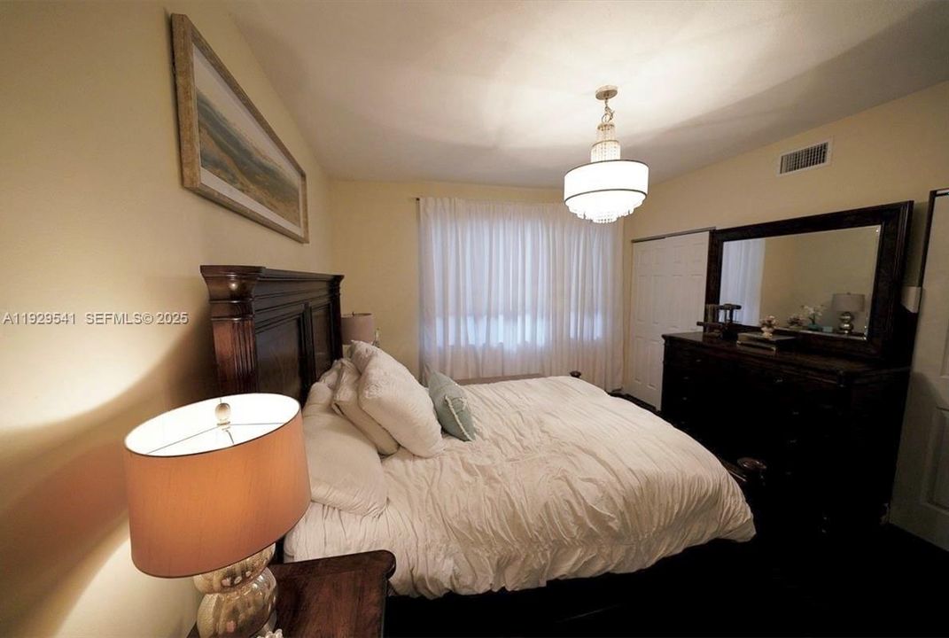 En Renta: $2,450 (2 camas, 2 baños, 1110 Pies cuadrados)