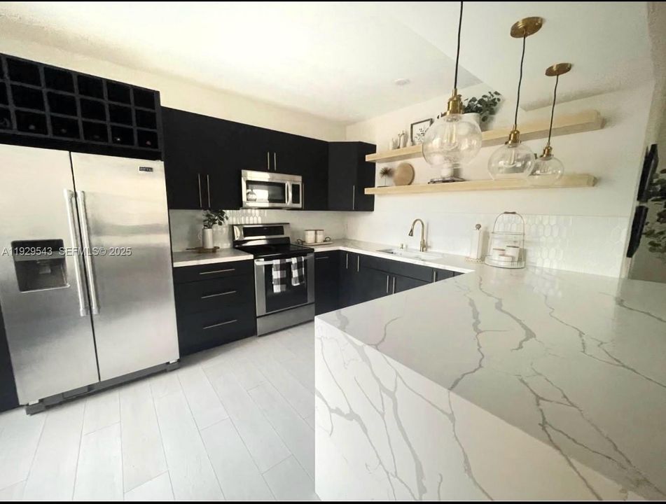 En Renta: $2,600 (2 camas, 2 baños, 1000 Pies cuadrados)