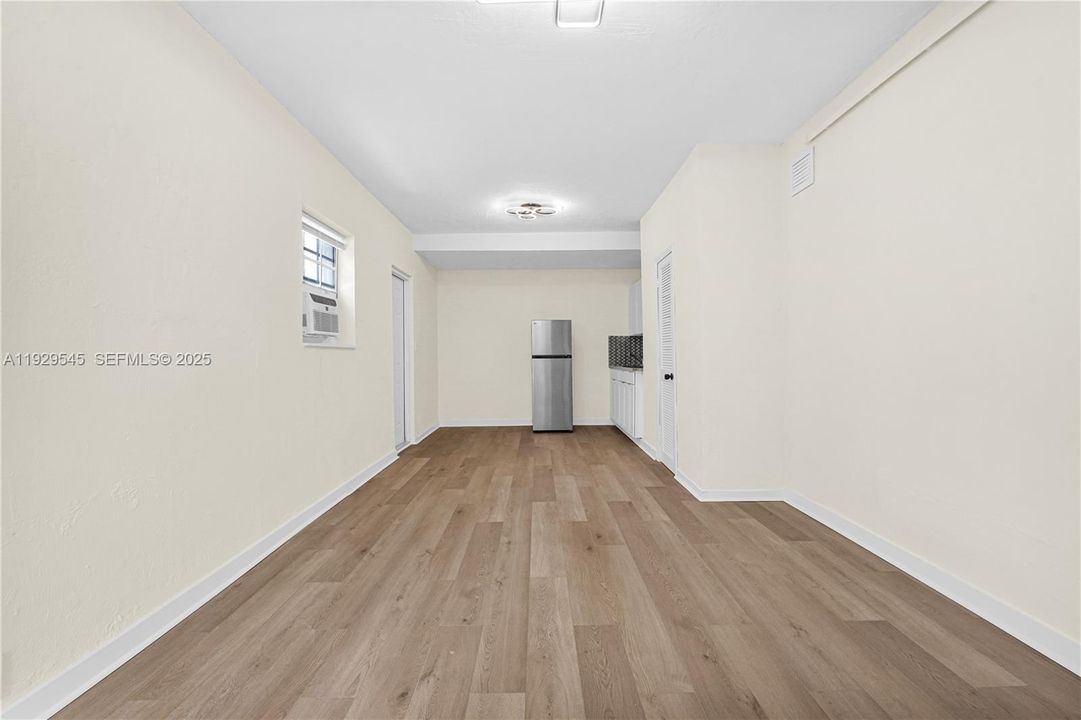 For Rent: $1,700 (0 beds, 1 baths, 1715 Square Feet)