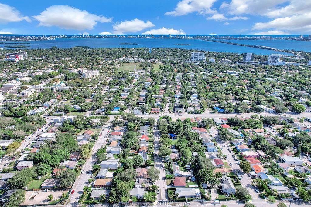 For Rent: $1,700 (0 beds, 1 baths, 1715 Square Feet)