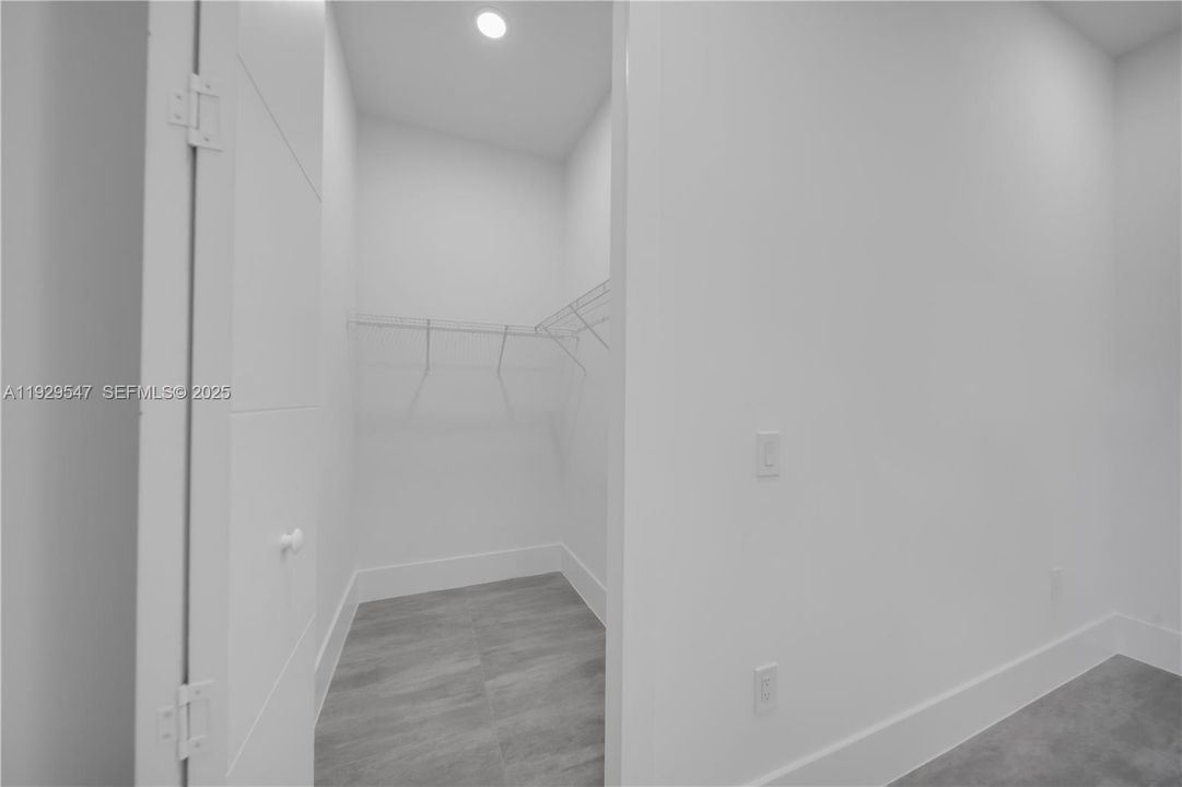 待售: $450,000 (4 贝兹, 3 浴室, 1735 平方英尺)