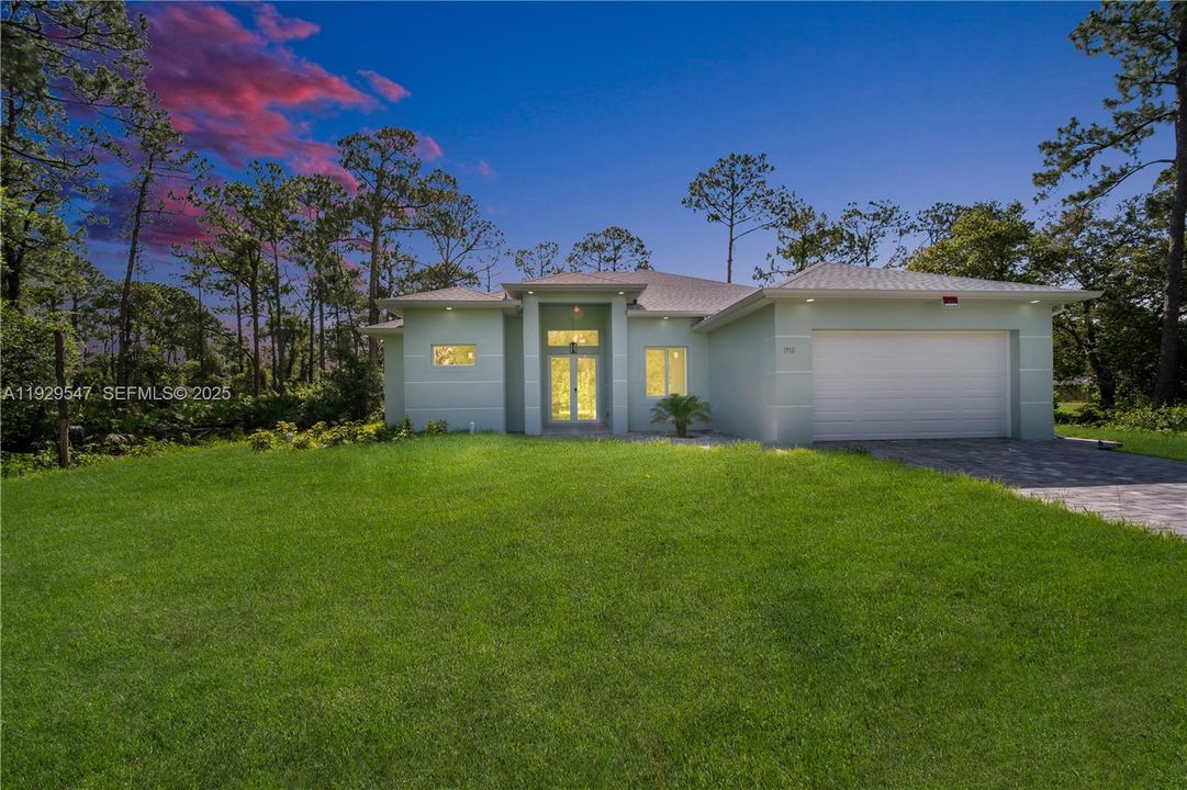 待售: $450,000 (4 贝兹, 3 浴室, 1735 平方英尺)