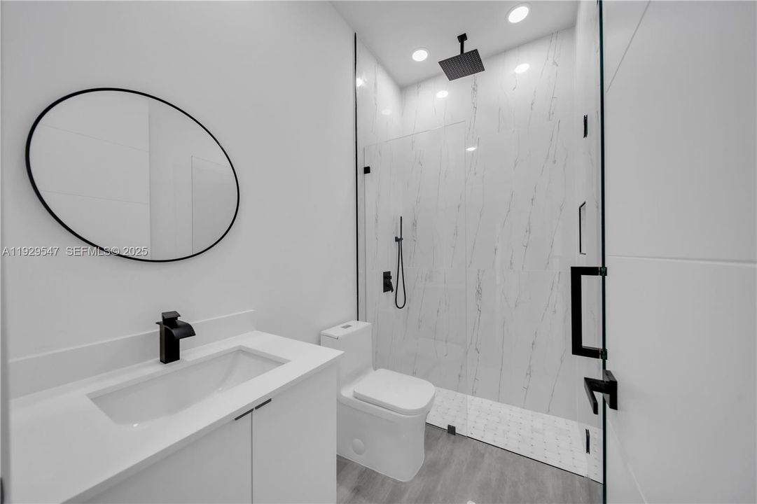 待售: $450,000 (4 贝兹, 3 浴室, 1735 平方英尺)