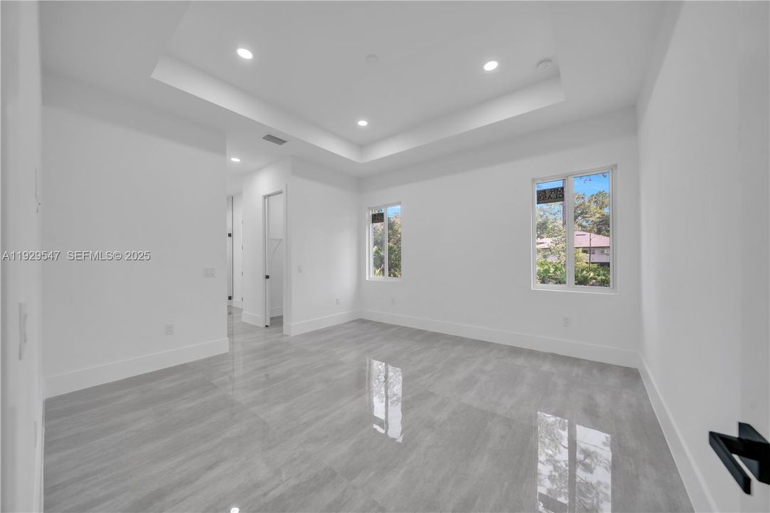 待售: $450,000 (4 贝兹, 3 浴室, 1735 平方英尺)