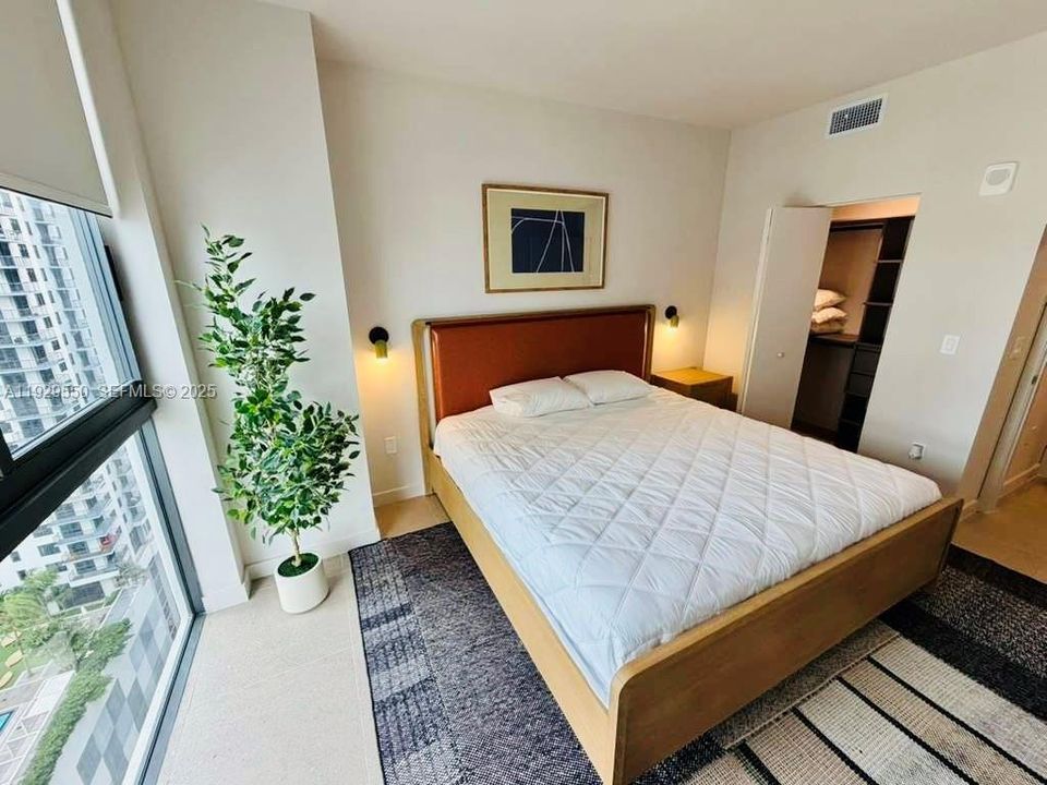 出租: $3,200 (1 贝兹, 1 浴室, 600 平方英尺)