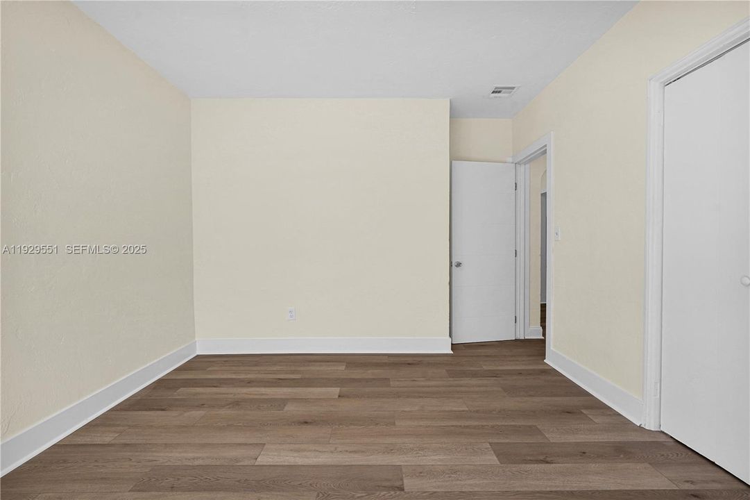 For Rent: $2,700 (2 beds, 1 baths, 1715 Square Feet)