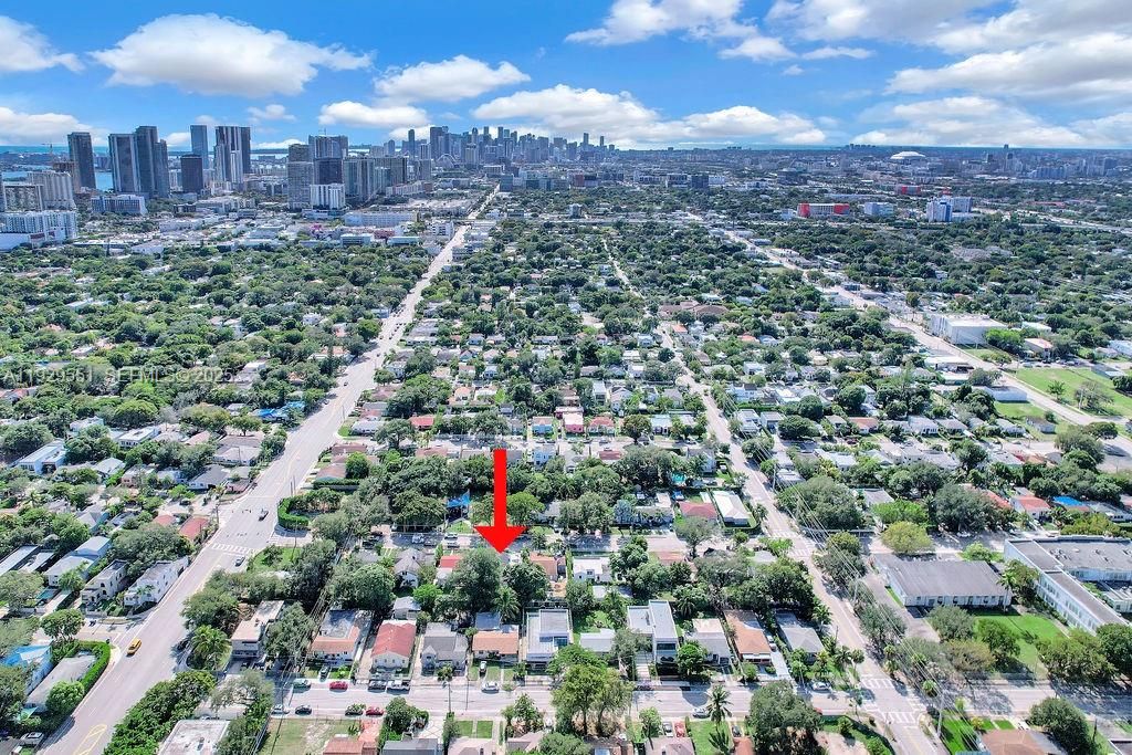 For Rent: $2,700 (2 beds, 1 baths, 1715 Square Feet)