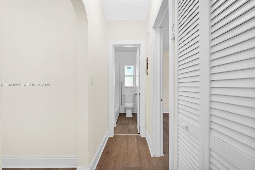 For Rent: $2,700 (2 beds, 1 baths, 1715 Square Feet)