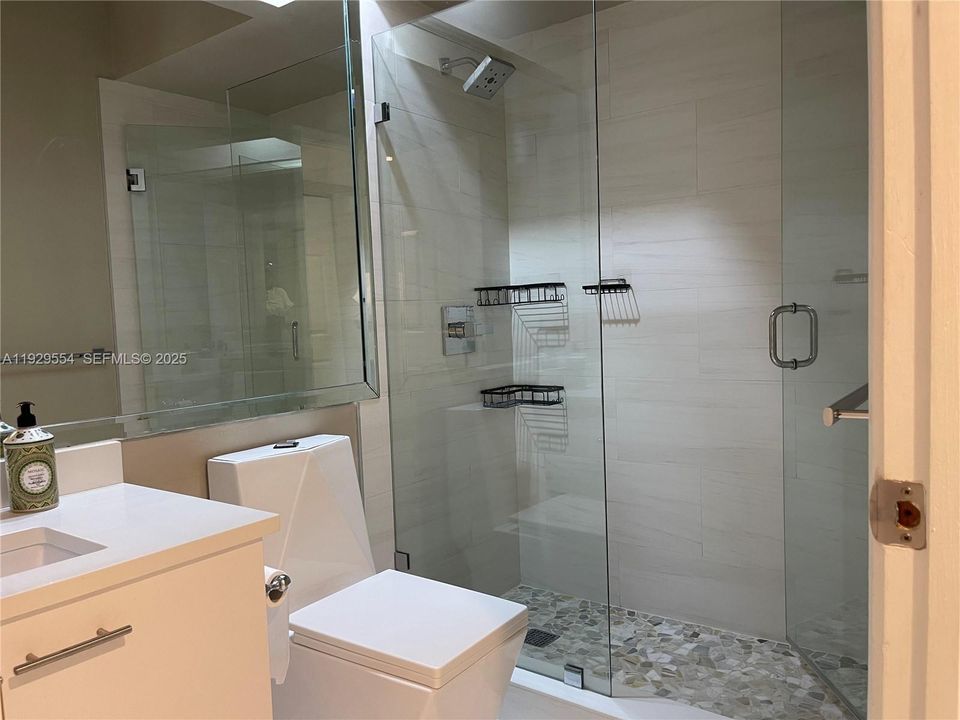 For Rent: $3,380 (2 beds, 2 baths, 1452 Square Feet)