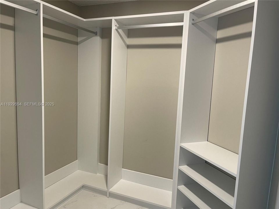 For Rent: $3,380 (2 beds, 2 baths, 1452 Square Feet)