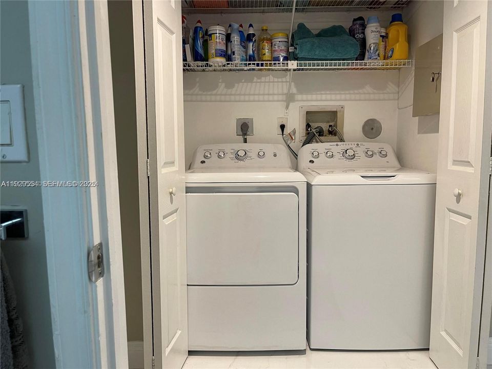 For Rent: $3,380 (2 beds, 2 baths, 1452 Square Feet)