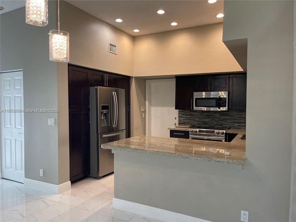 For Rent: $3,380 (2 beds, 2 baths, 1452 Square Feet)