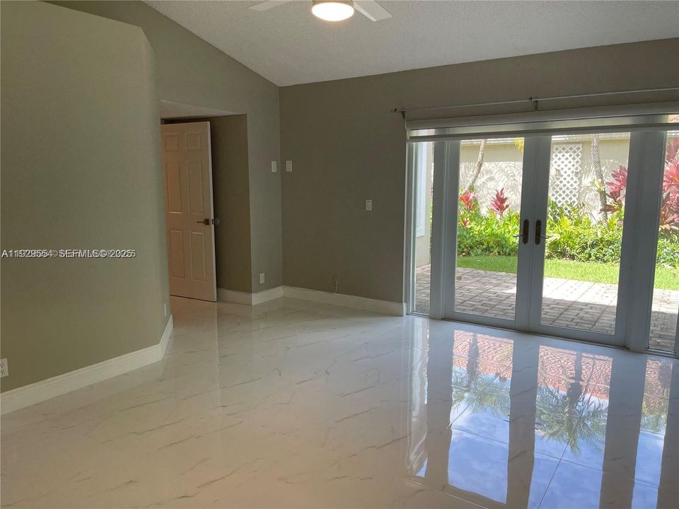 For Rent: $3,380 (2 beds, 2 baths, 1452 Square Feet)