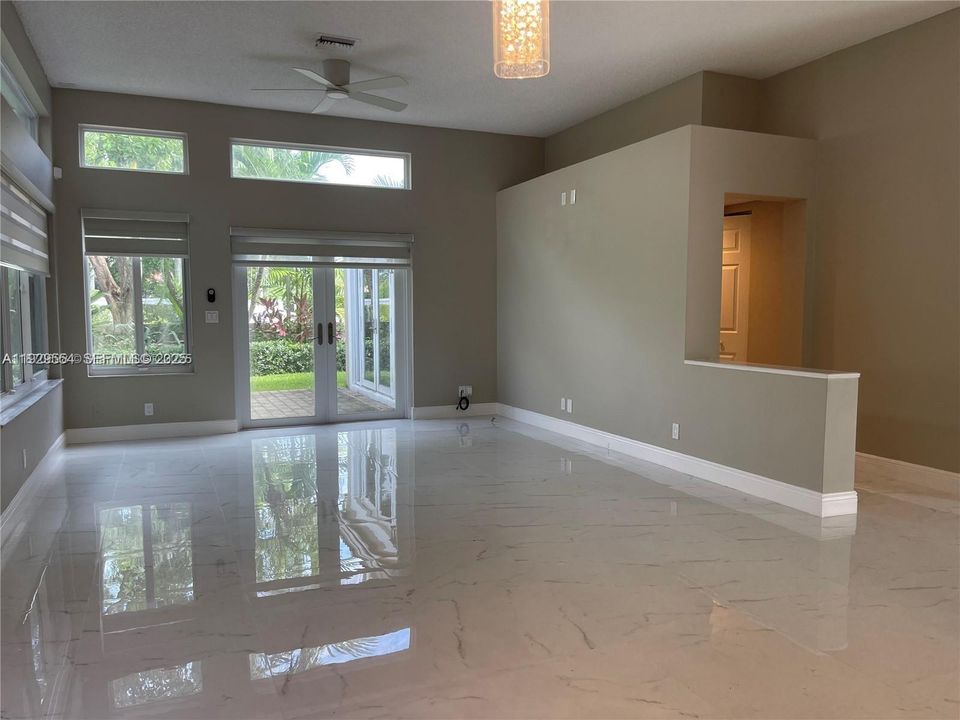 For Rent: $3,380 (2 beds, 2 baths, 1452 Square Feet)