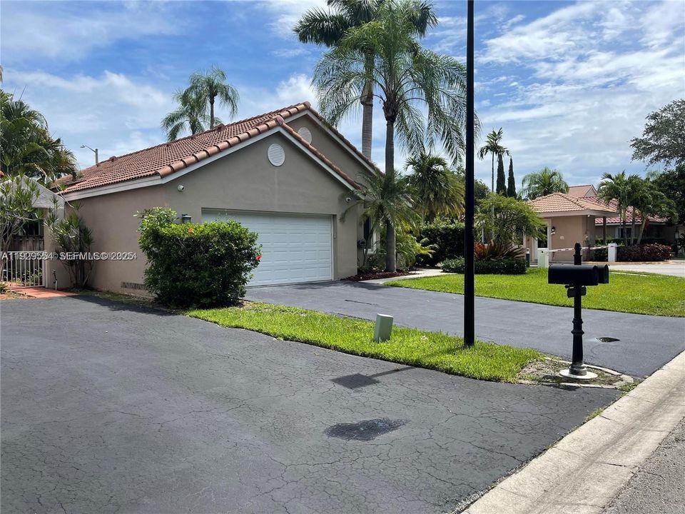 For Rent: $3,380 (2 beds, 2 baths, 1452 Square Feet)