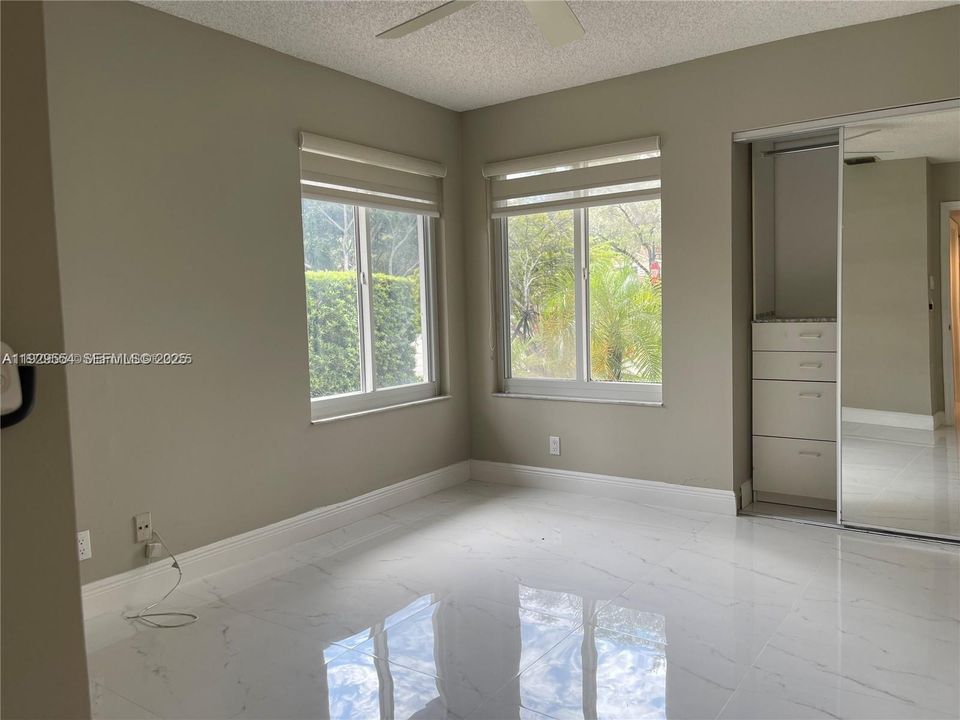 For Rent: $3,380 (2 beds, 2 baths, 1452 Square Feet)