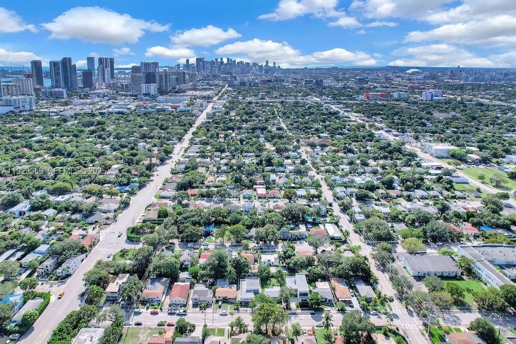 For Rent: $1,700 (1 beds, 1 baths, 1715 Square Feet)