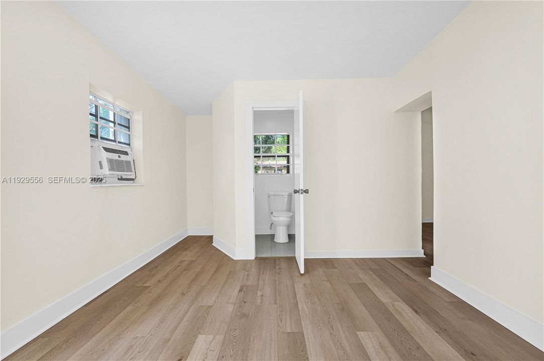 For Rent: $1,700 (1 beds, 1 baths, 1715 Square Feet)