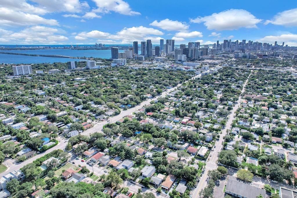 For Rent: $1,700 (1 beds, 1 baths, 1715 Square Feet)