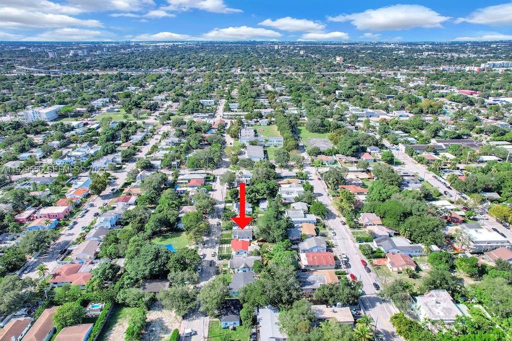 For Rent: $1,700 (1 beds, 1 baths, 1715 Square Feet)