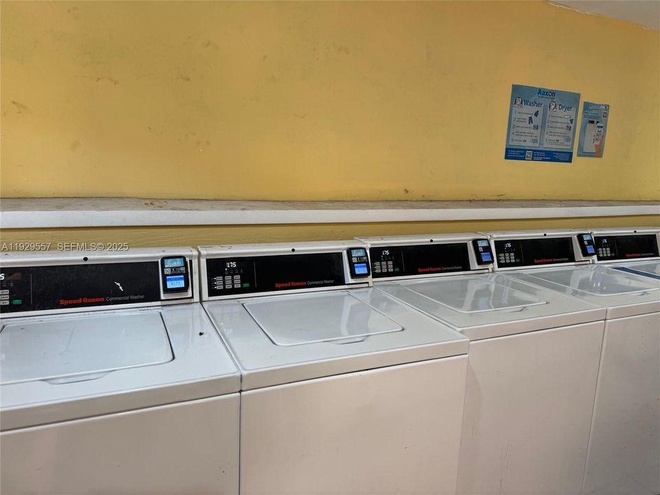 For Sale: $165,000 (2 beds, 1 baths, 830 Square Feet)