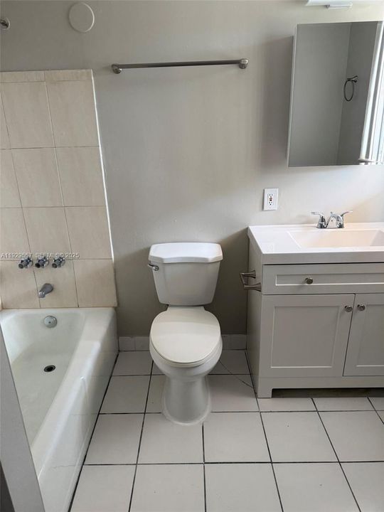 For Sale: $165,000 (2 beds, 1 baths, 830 Square Feet)