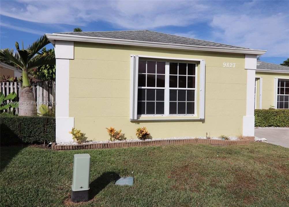 待售: $439,000 (3 贝兹, 2 浴室, 1369 平方英尺)