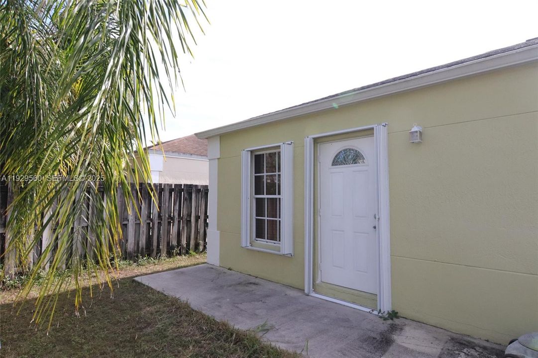 待售: $439,000 (3 贝兹, 2 浴室, 1369 平方英尺)