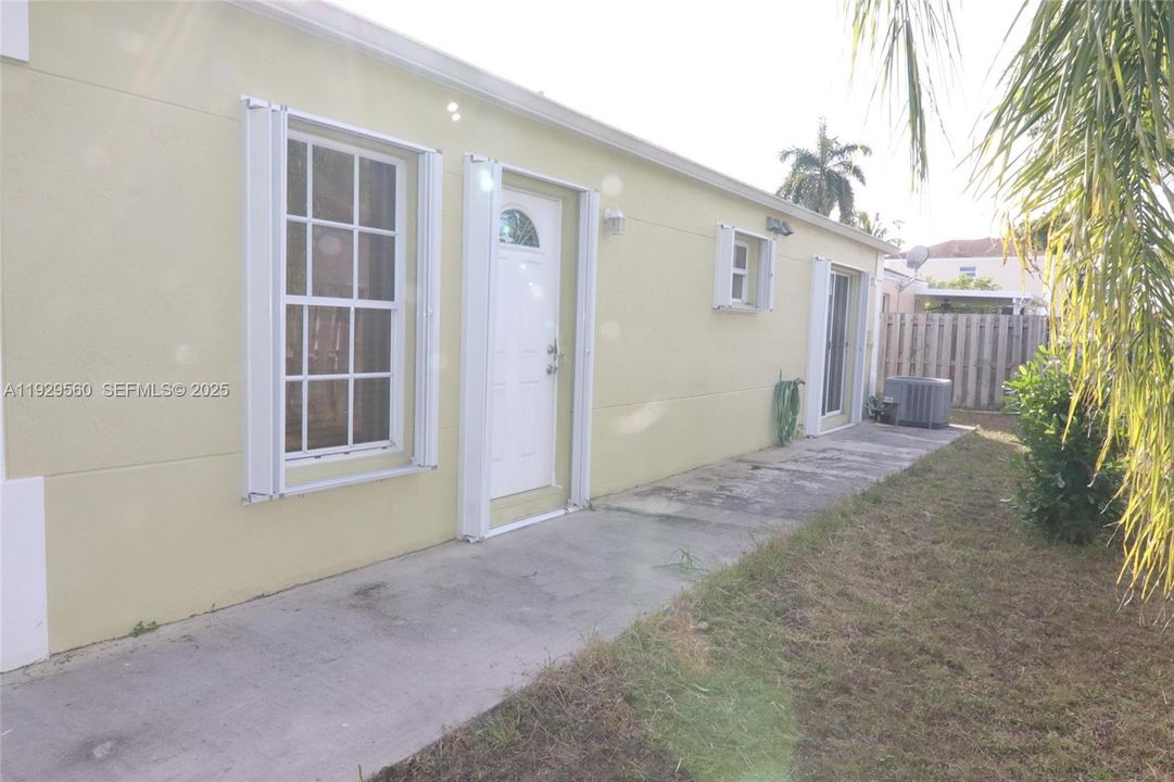 待售: $439,000 (3 贝兹, 2 浴室, 1369 平方英尺)